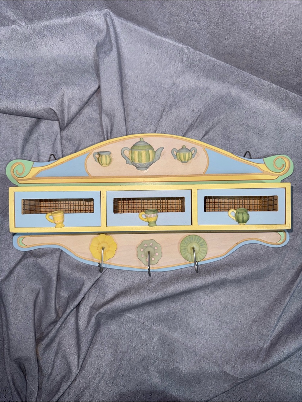 Decorative Teapot Wall Hook Rack in Pastel Yellow and Blue